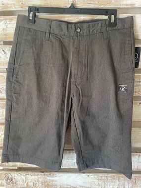 Volcom Men's Gray Stretch Casual Shorts
Size 30 BNWT